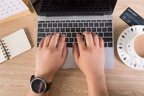 为什么惠普电脑开机蓝屏