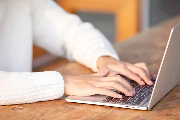 电脑芯片用什么胶